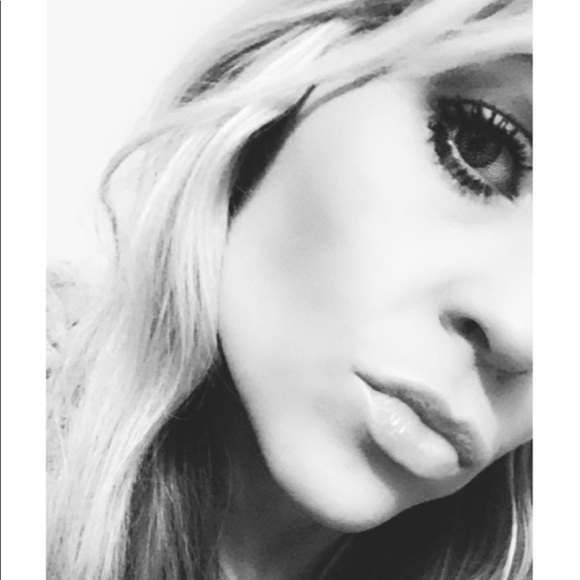 Meet your Posher, Brittany - Picture 2 of 2